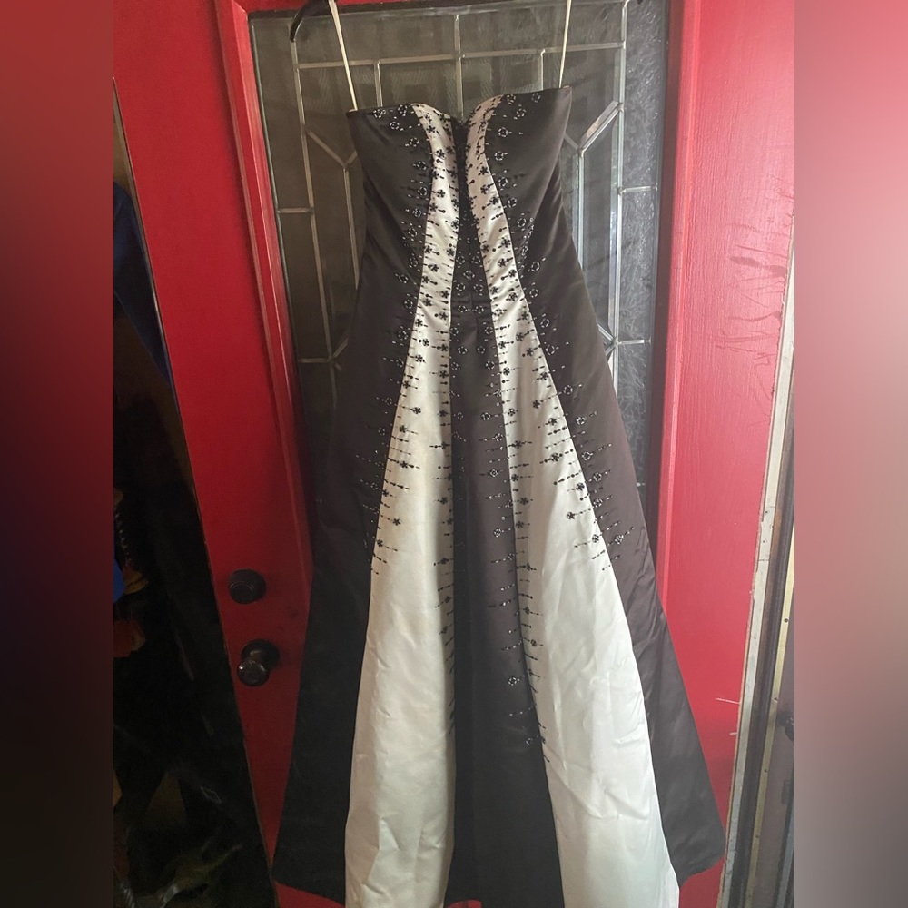 Black and white prom dress never worn